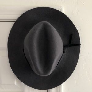 NWOT Grey Felt Large Fedora Hat
